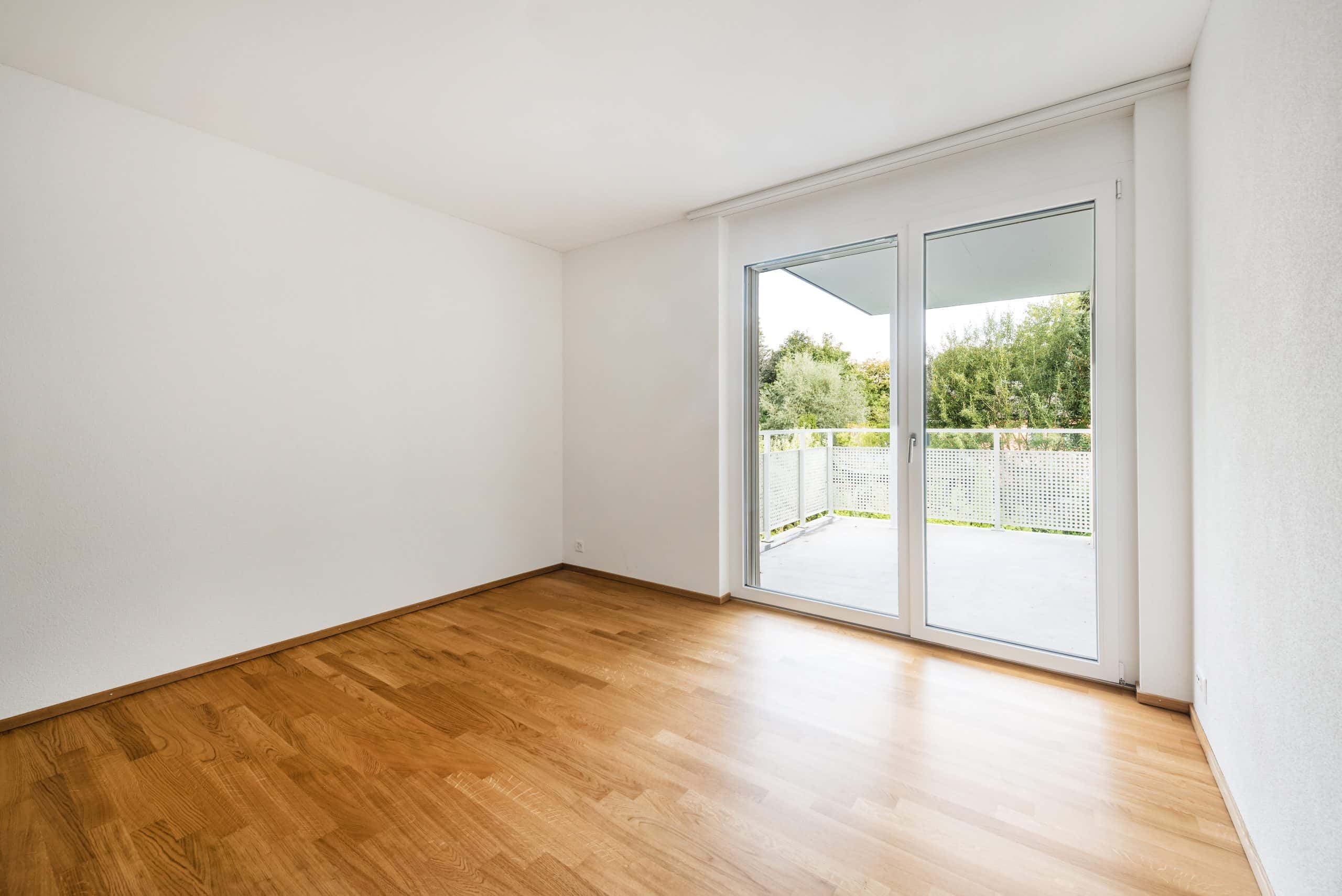 Vorher - Leeres Wohnzimmer